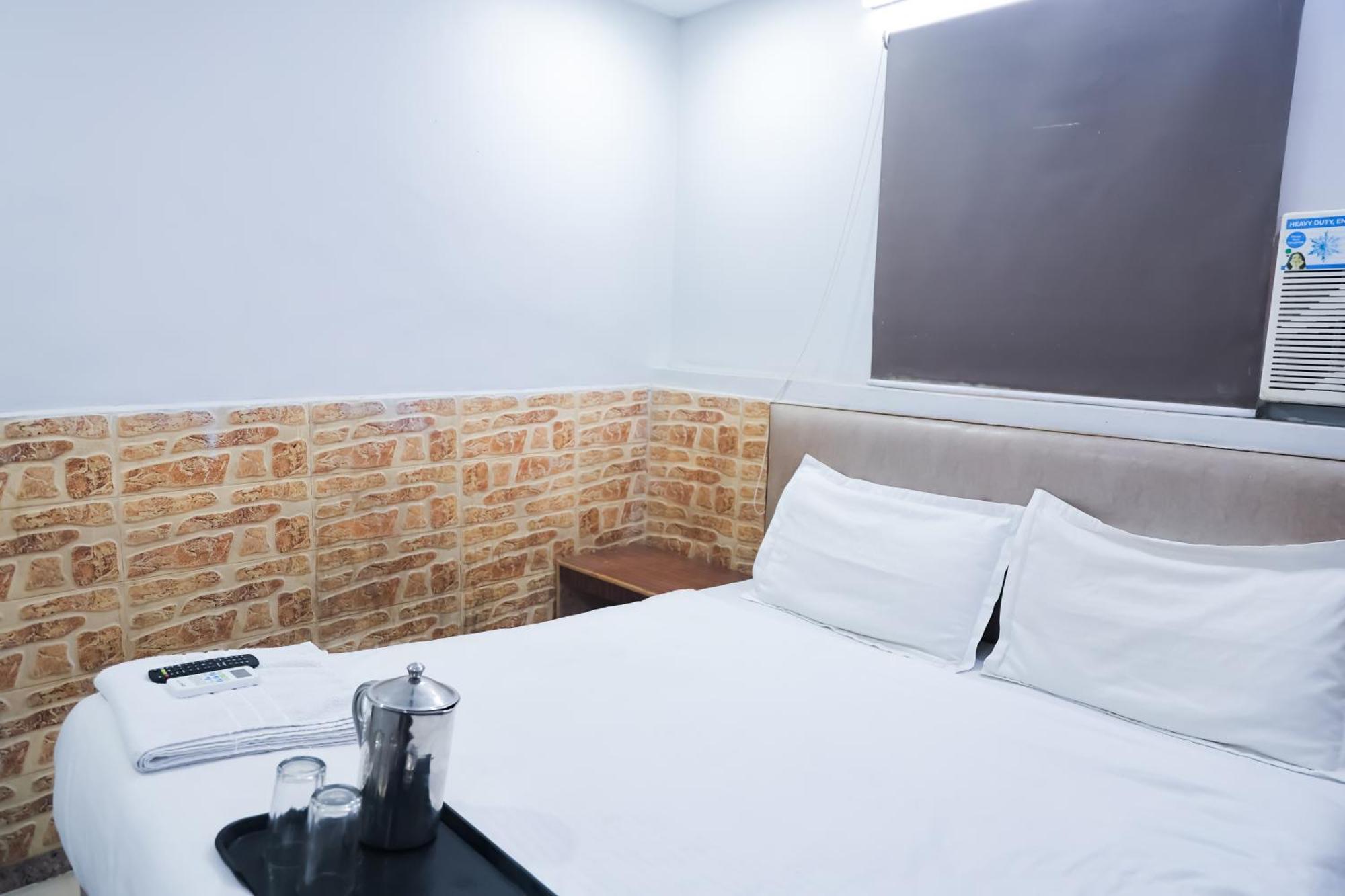 Mannat Stay Hotel - Laxmi Nagar นิวเดลี ภายนอก รูปภาพ