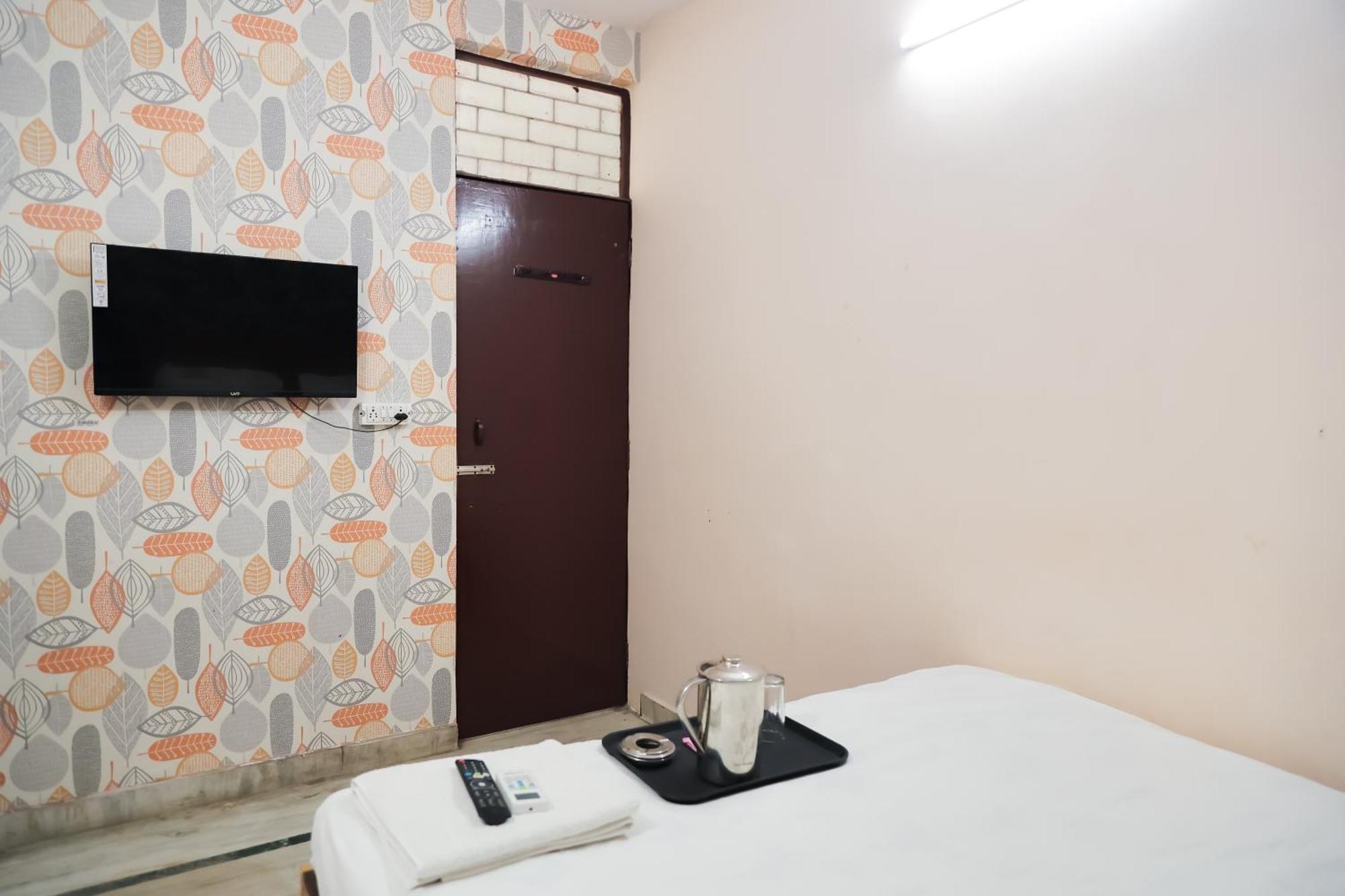 Mannat Stay Hotel - Laxmi Nagar นิวเดลี ภายนอก รูปภาพ