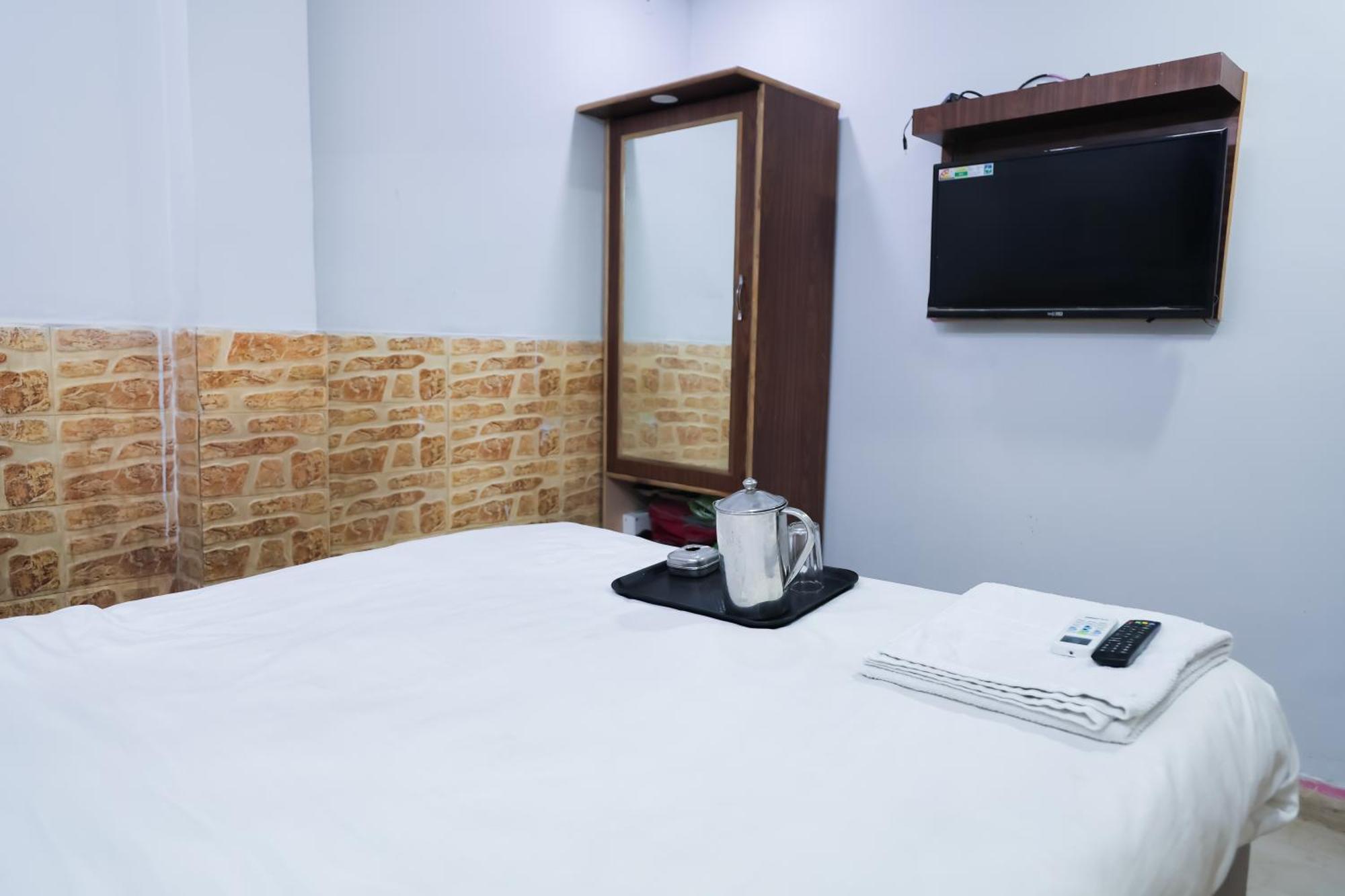 Mannat Stay Hotel - Laxmi Nagar นิวเดลี ภายนอก รูปภาพ