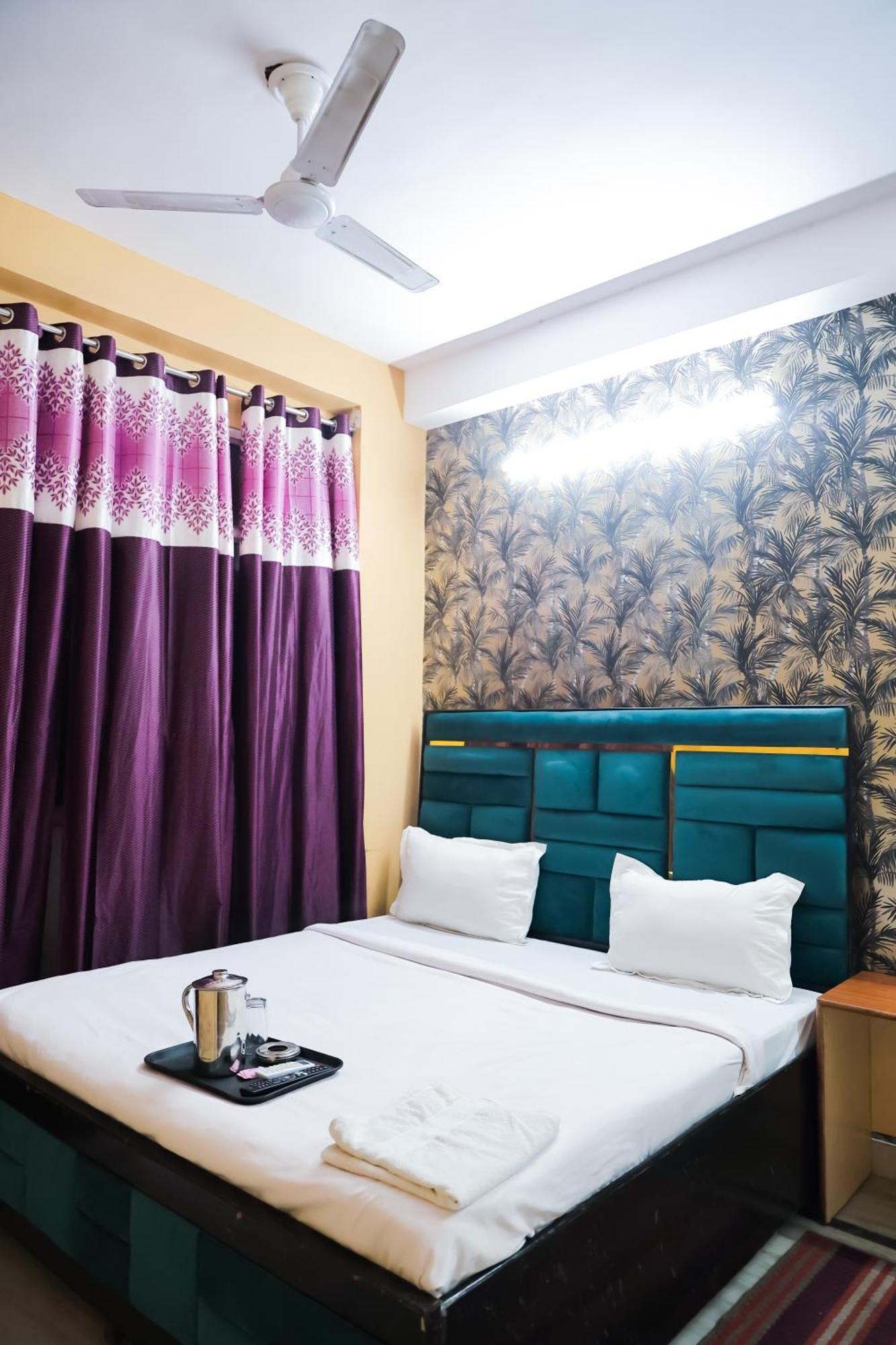Mannat Stay Hotel - Laxmi Nagar นิวเดลี ภายนอก รูปภาพ